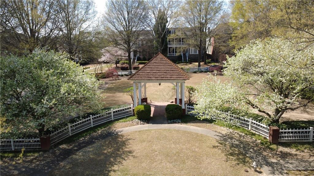 2133 Lucerne Lane SE