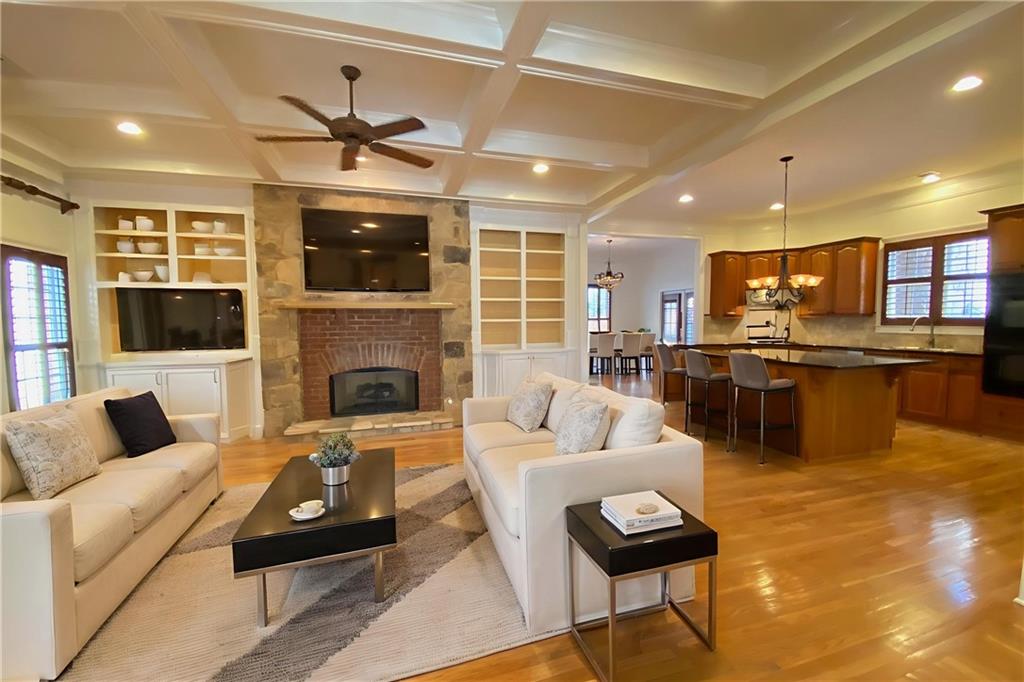 2133 Lucerne Lane SE