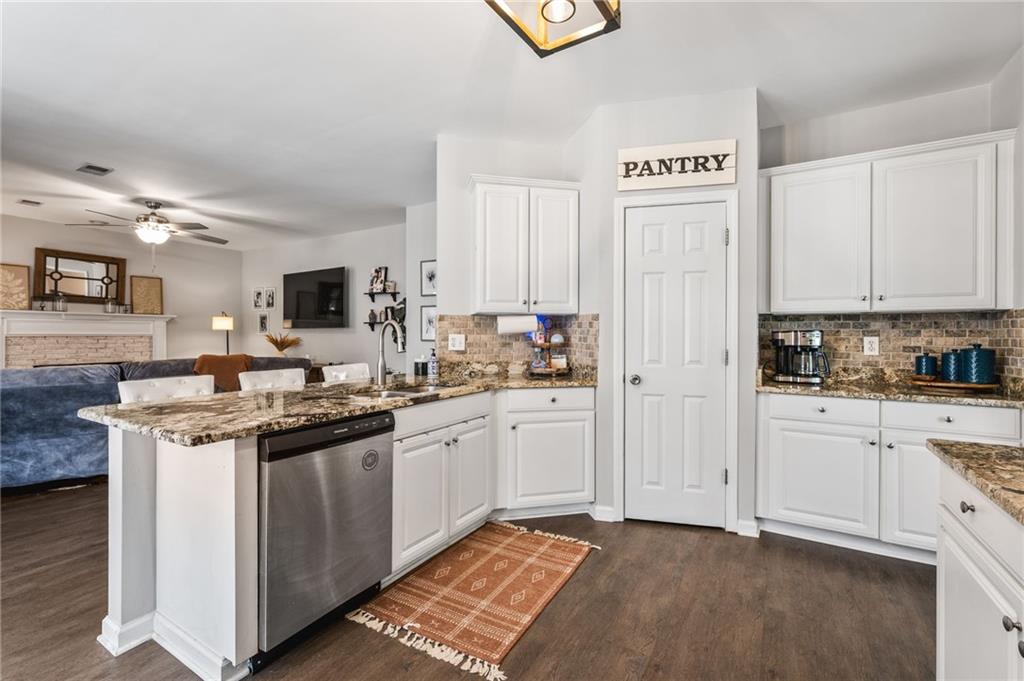 1607 Brentwood Drive