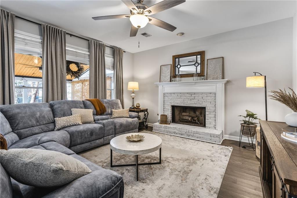 1607 Brentwood Drive