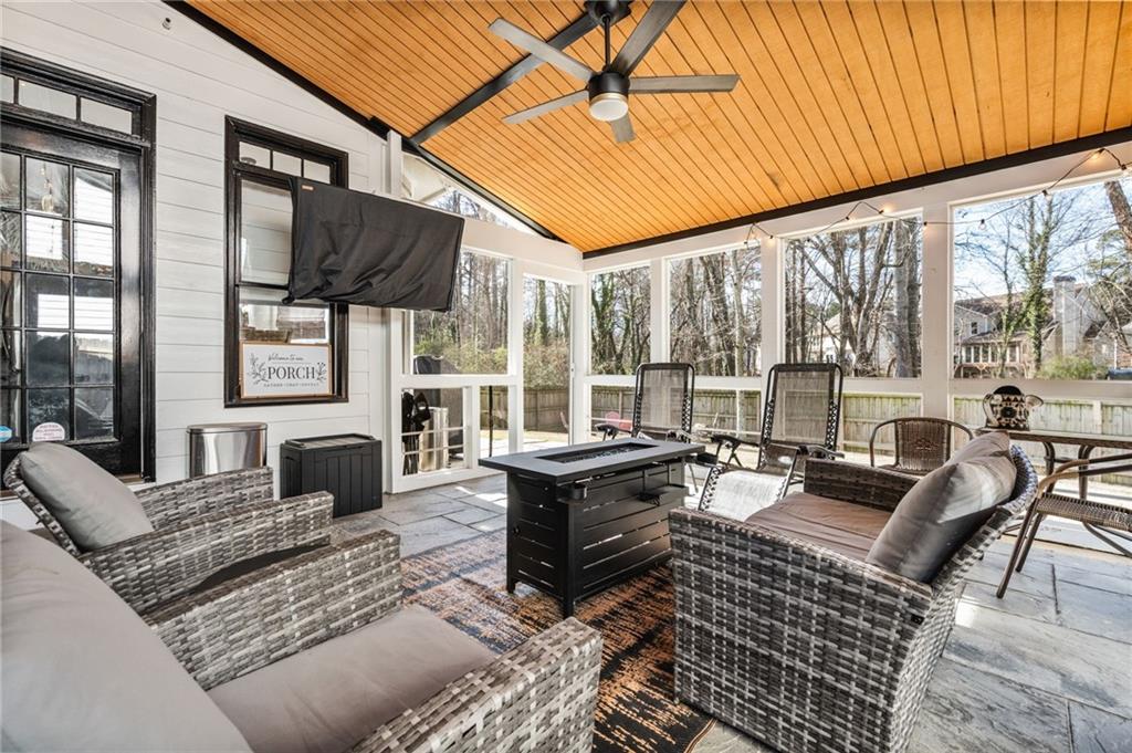 1607 Brentwood Drive