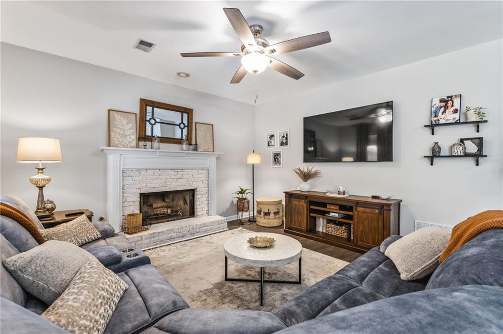 1607 Brentwood Drive