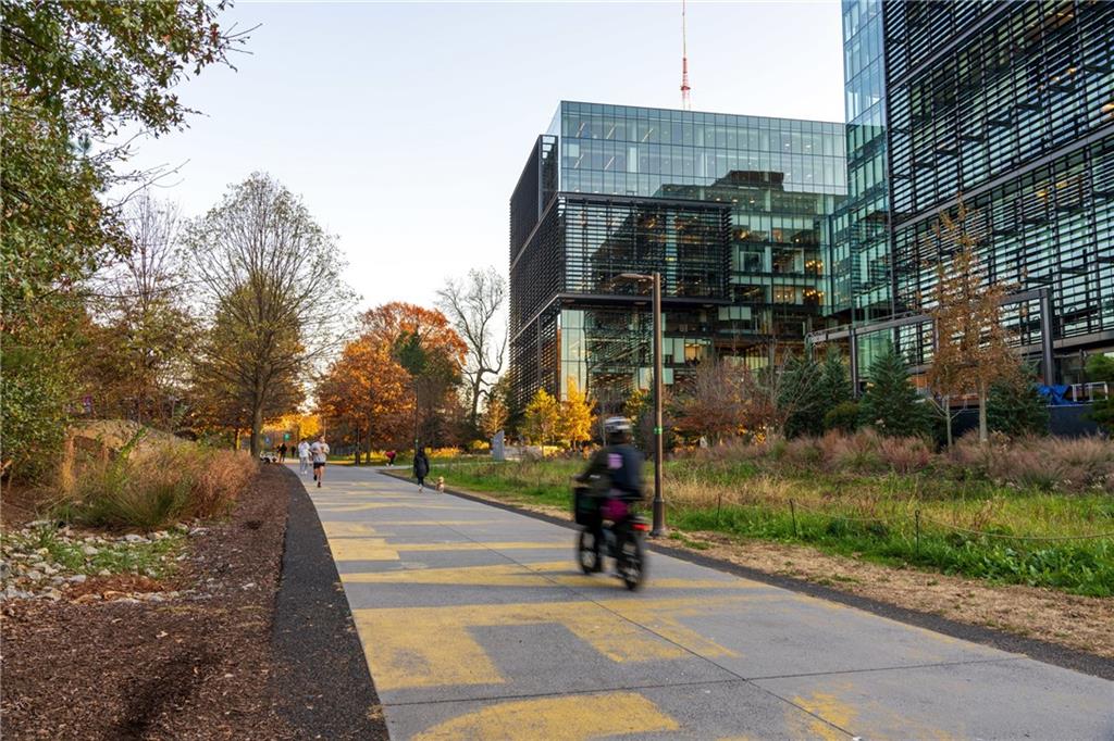 294 Sampson #5B Street NE