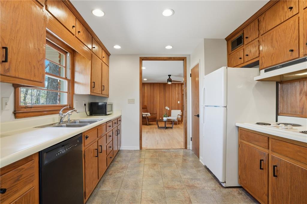 2148 Pine Forest Drive NE