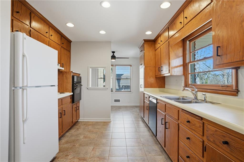 2148 Pine Forest Drive NE