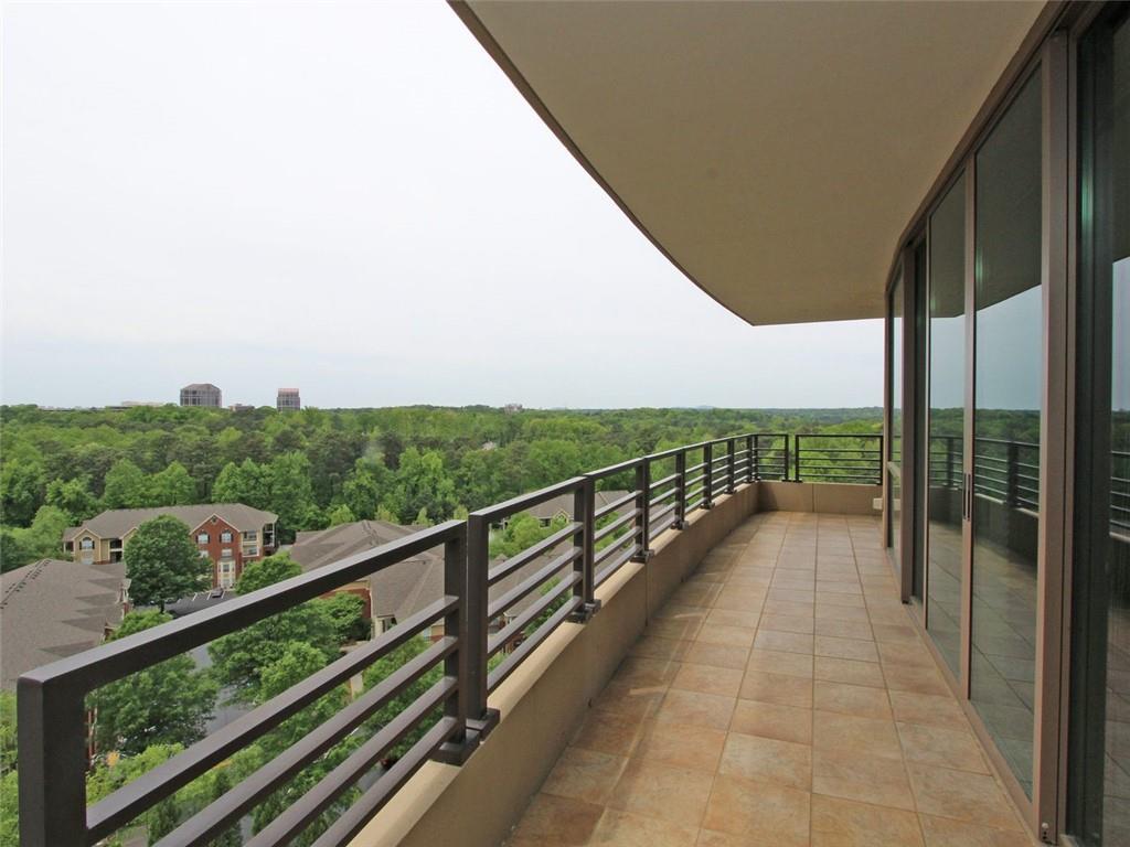 700 Park Regency Place NE