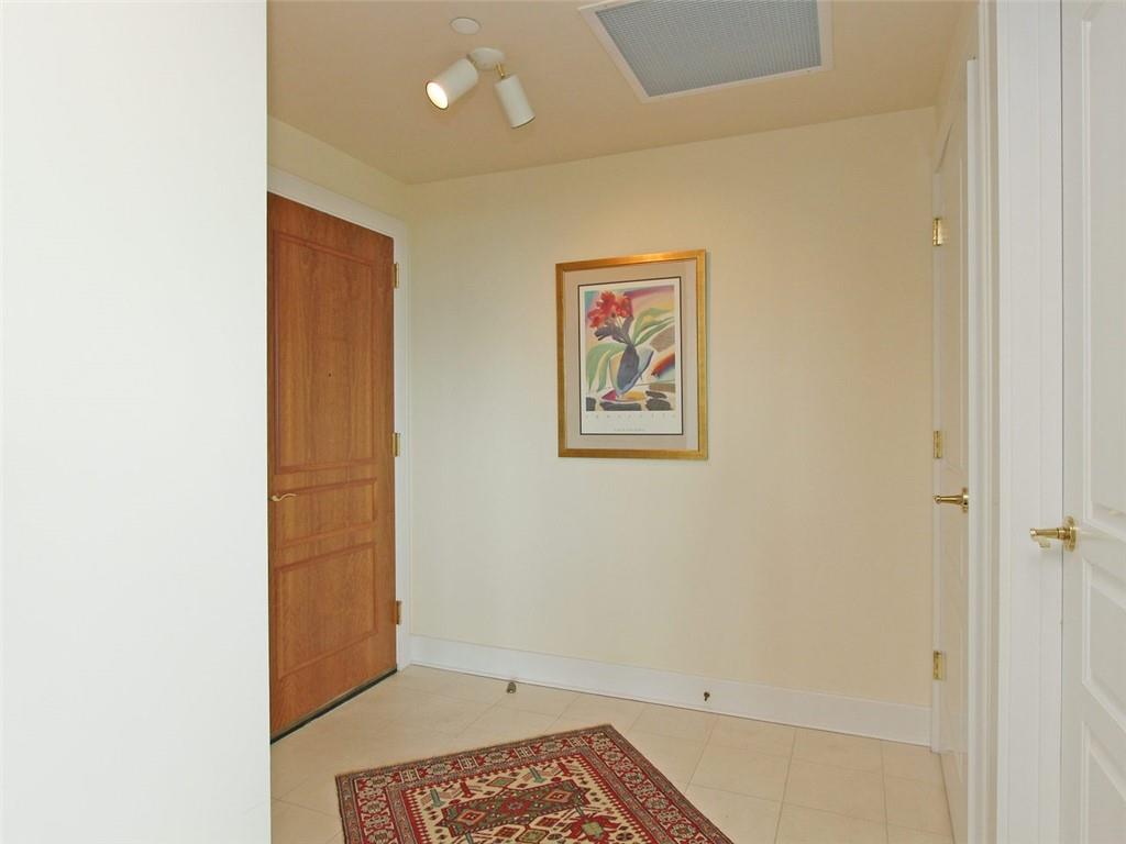 700 Park Regency Place NE