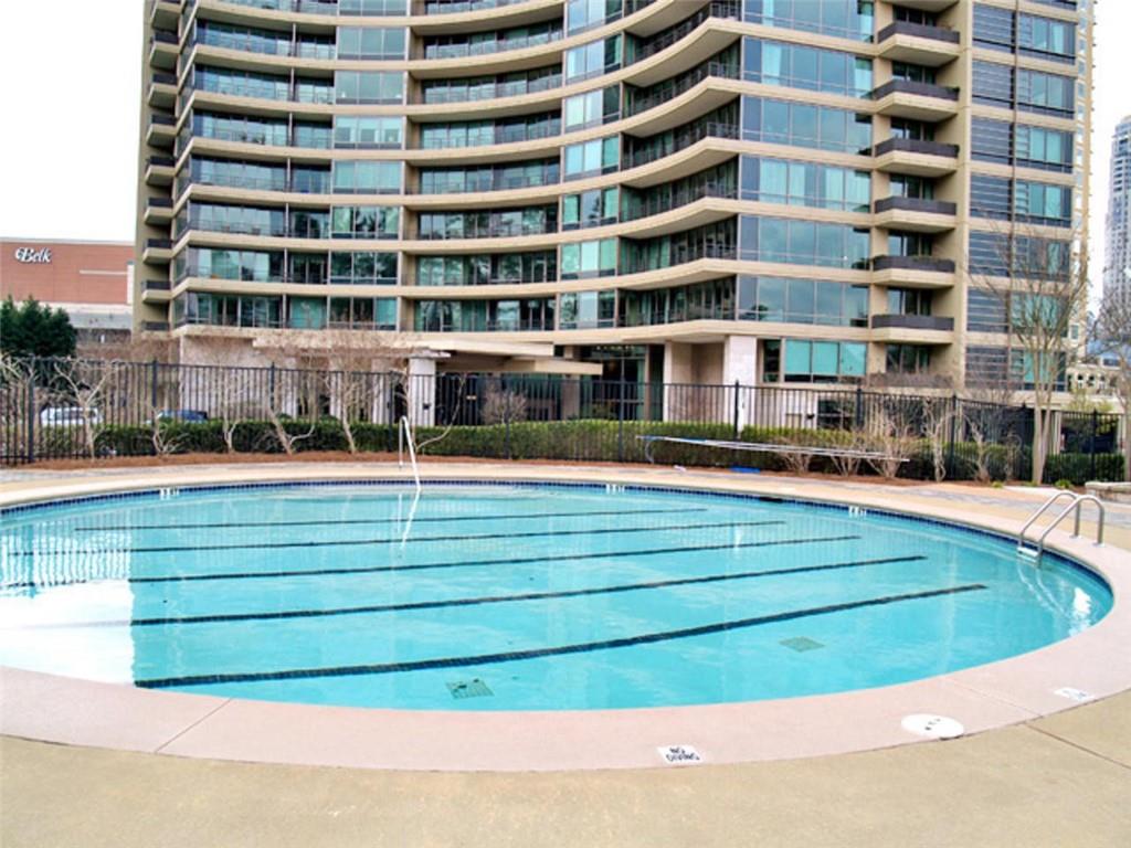 700 Park Regency Place NE