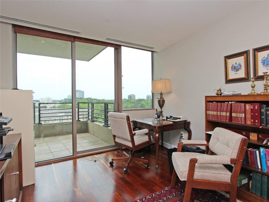 700 Park Regency Place NE