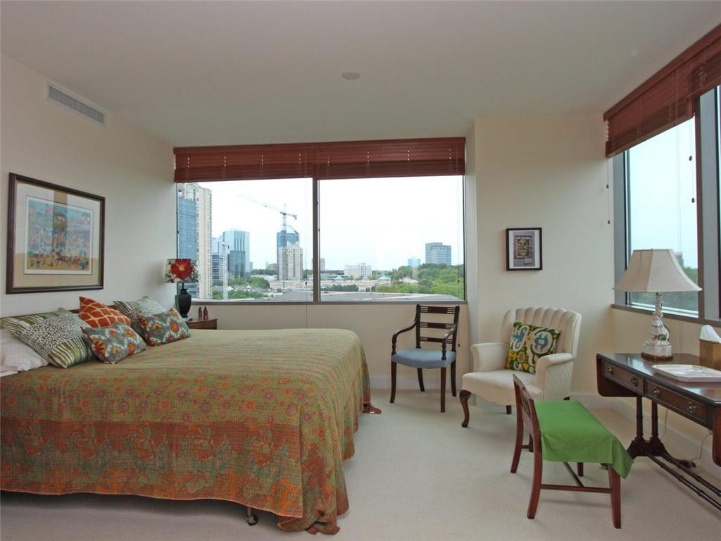 700 Park Regency Place NE