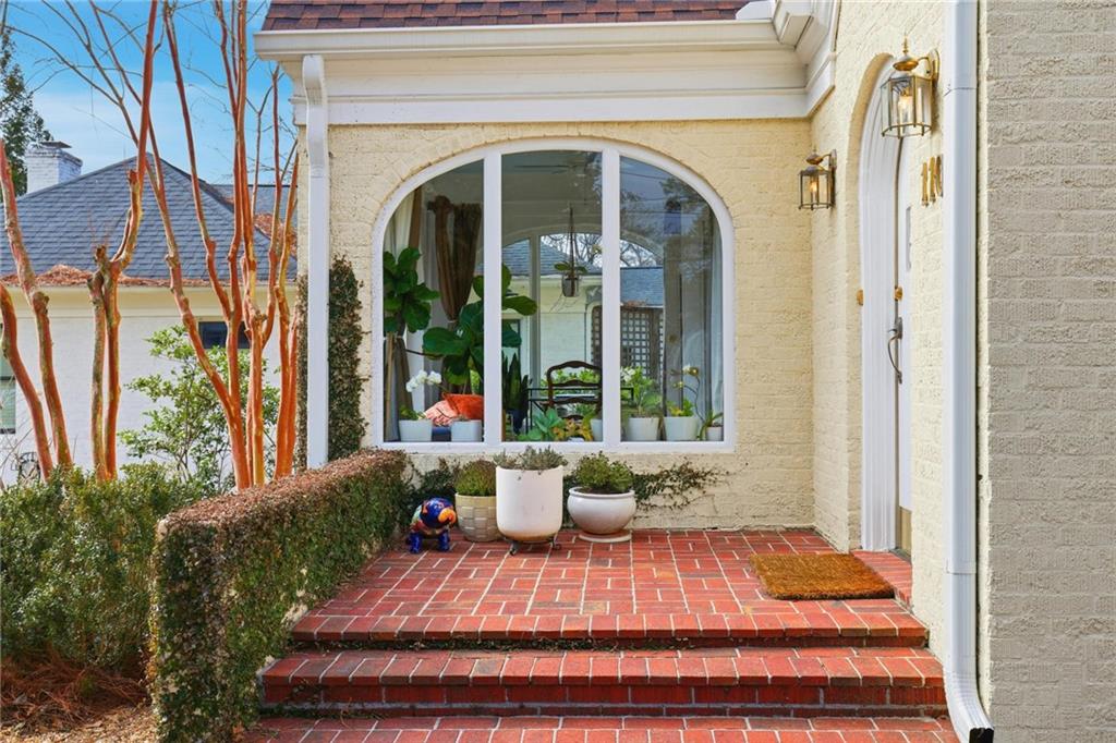 110 Peachtree Hills Avenue NE