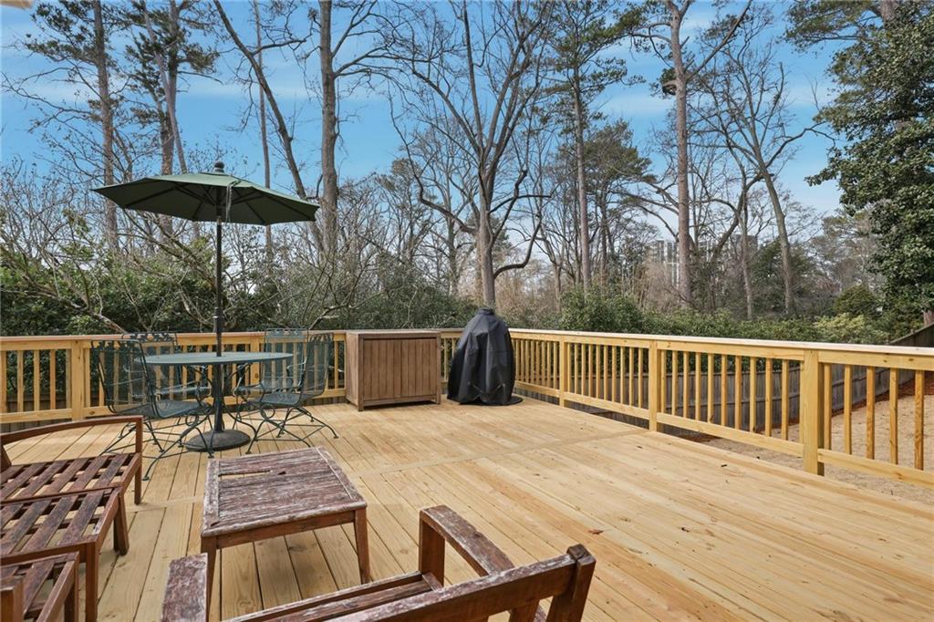 110 Peachtree Hills Avenue NE