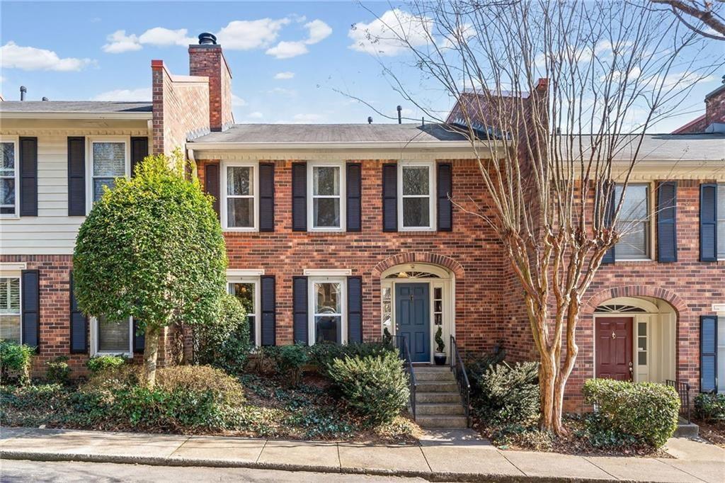 4 Queen Victoria Place NE