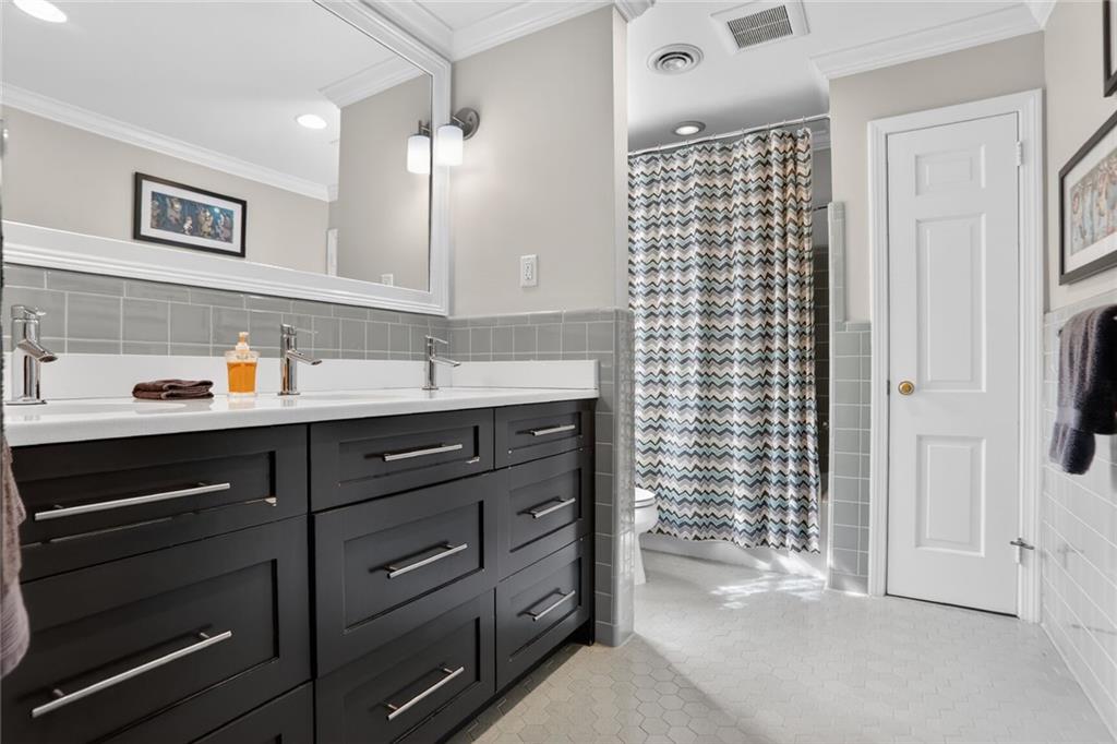 377 Camden Road NE