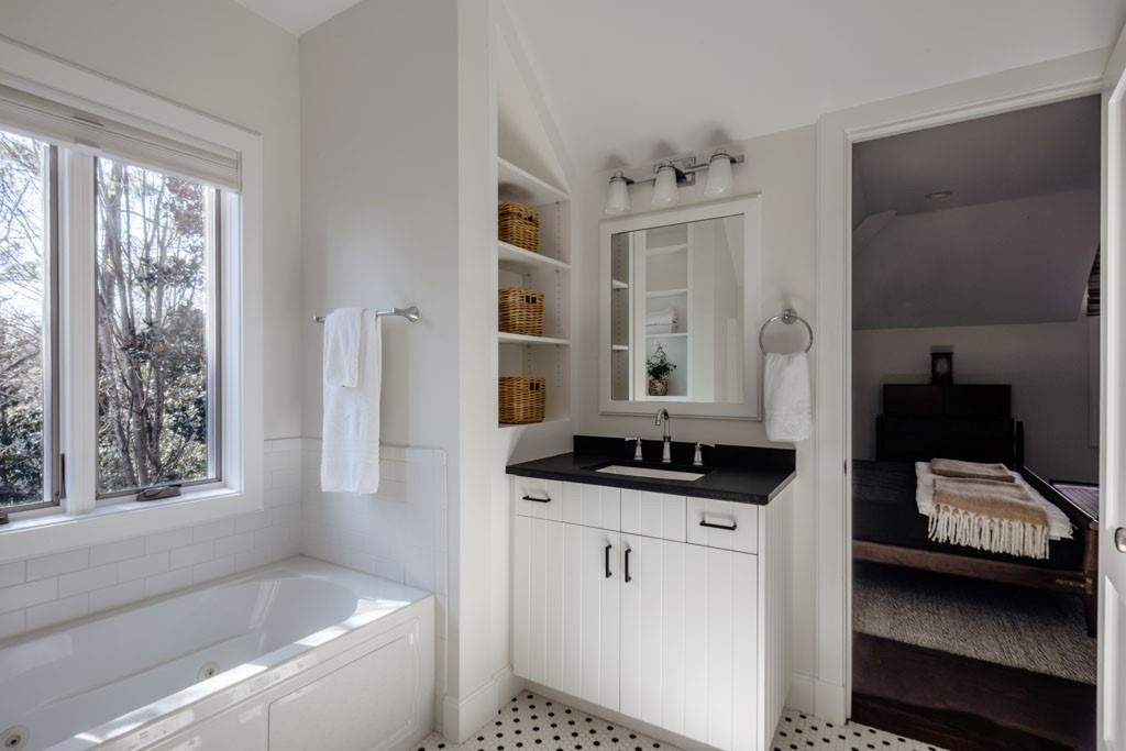 4036 Conway Valley Road NW