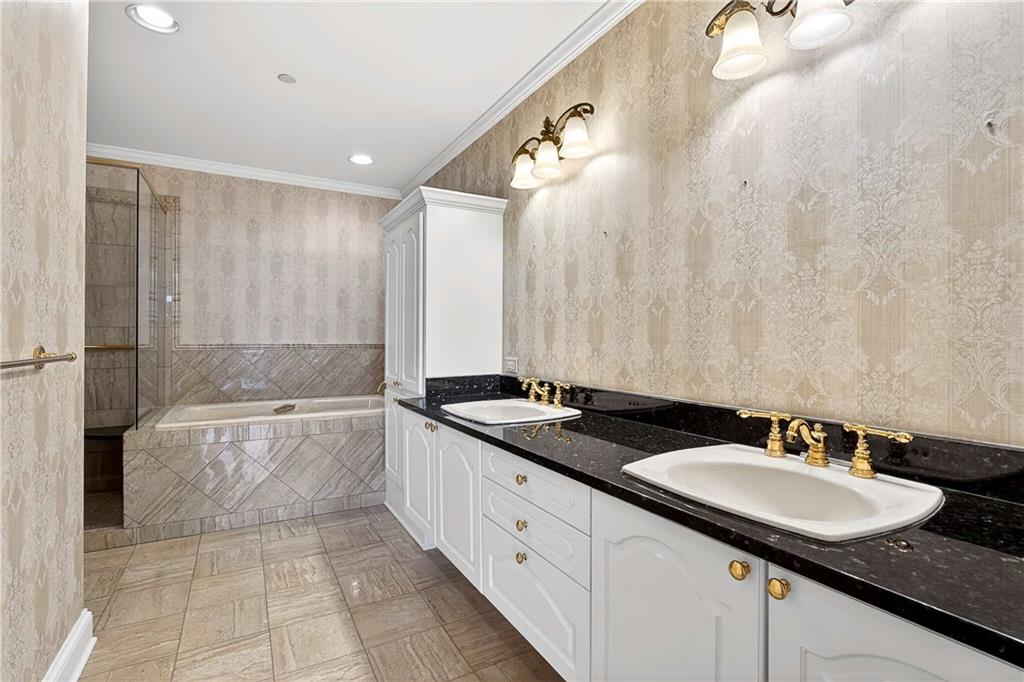 2660 Peachtree Road NW Unit 19F