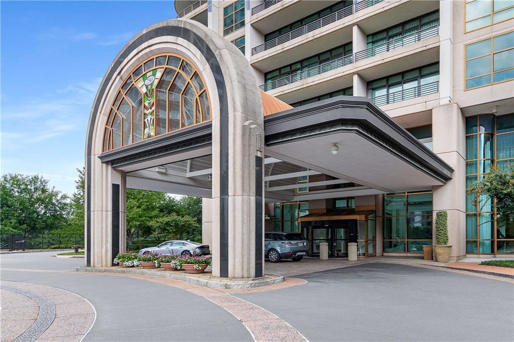 750 Park Avenue NE Unit 18E