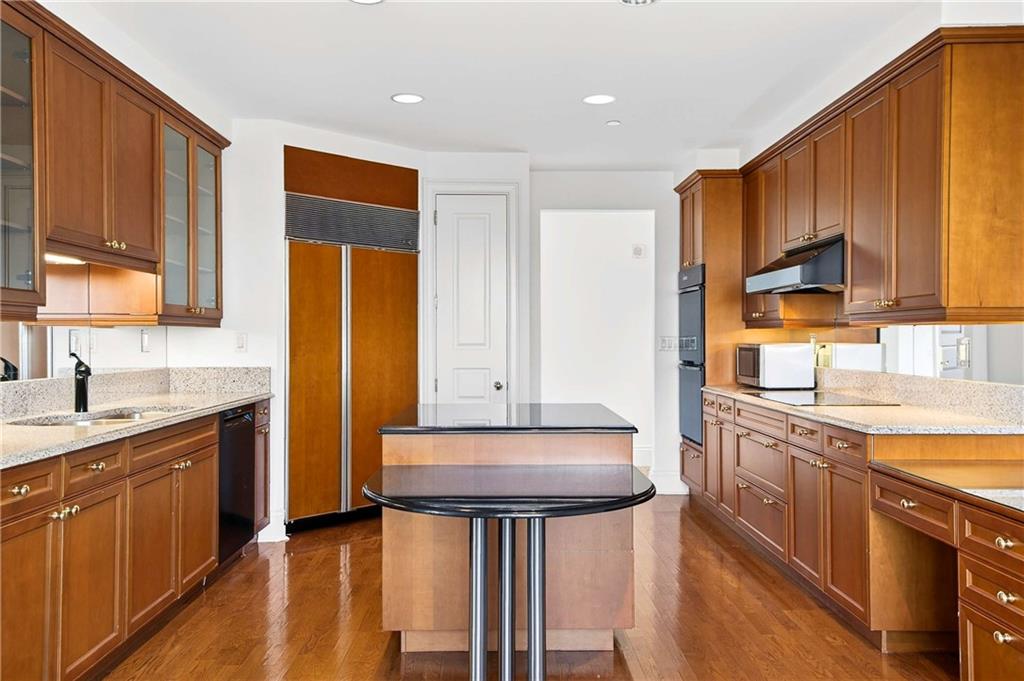 750 Park Avenue NE Unit 18E