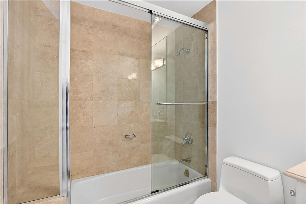 750 Park Avenue NE Unit 18E