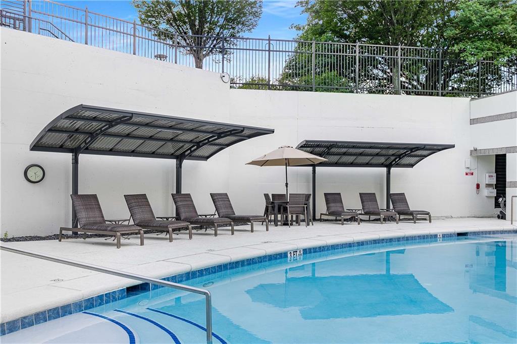 750 Park Avenue NE Unit 18E