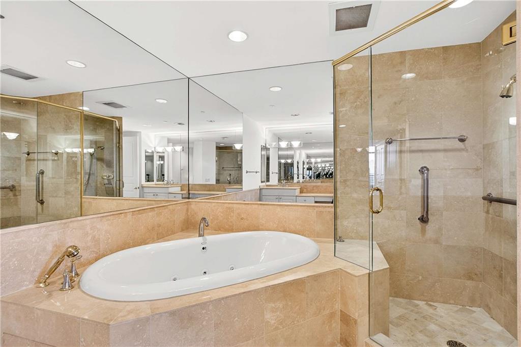 750 Park Avenue NE Unit 18E