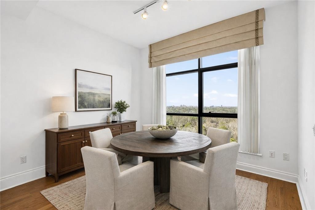 750 Park Avenue NE Unit 18E