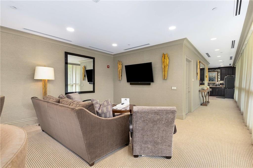 750 Park Avenue NE Unit 18E