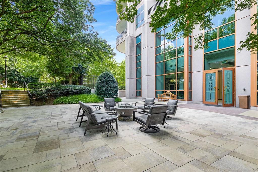 750 Park Avenue NE Unit 18E