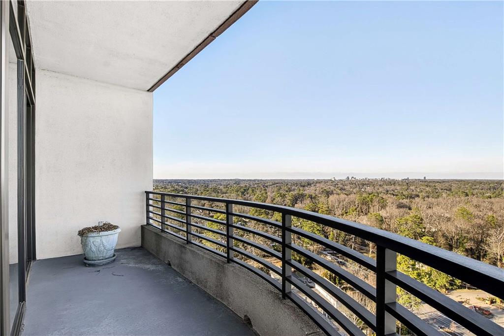 750 Park Avenue NE Unit 18E