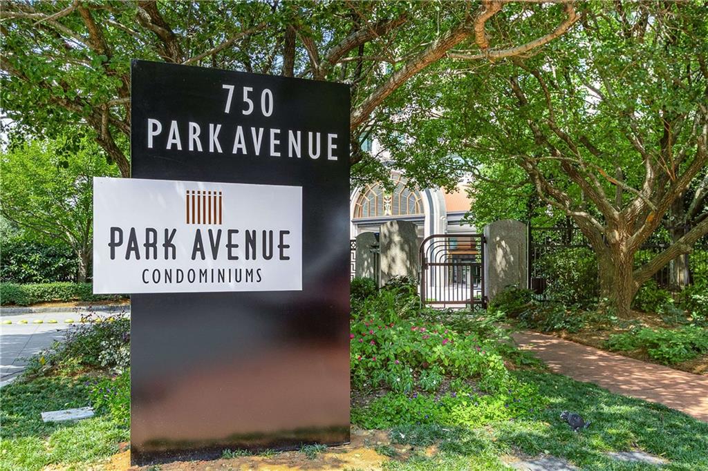 750 Park Avenue NE Unit 18E