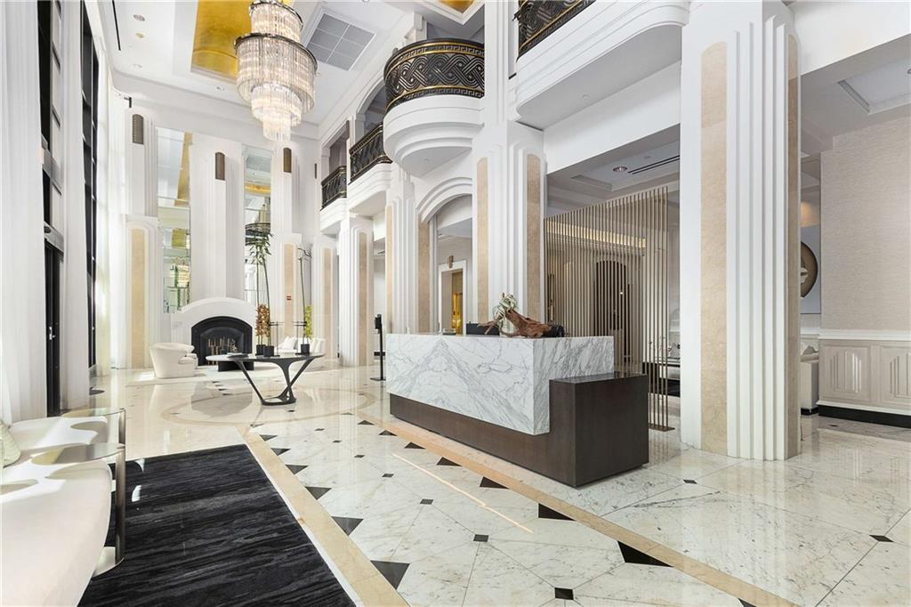 750 Park Avenue NE Unit 18E