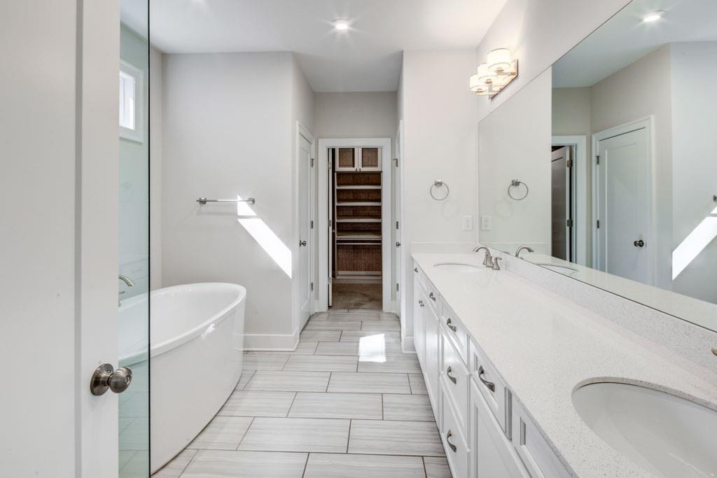 4640 Vinings Canyon Bend