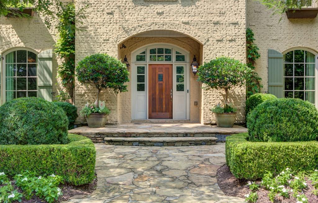 1005 Heards Ferry Road