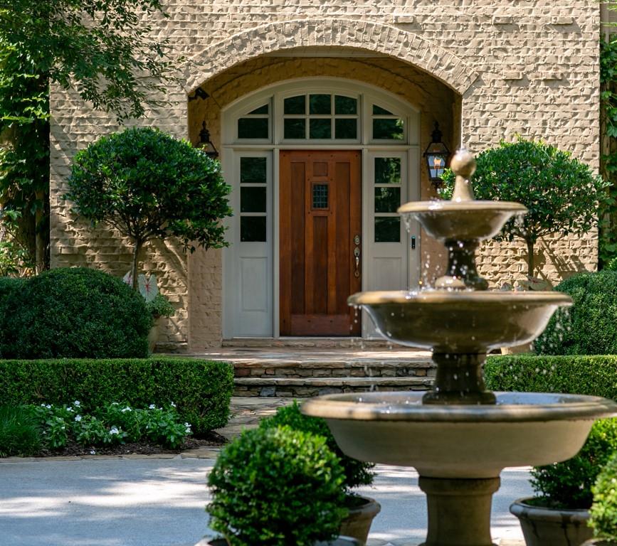 1005 Heards Ferry Road