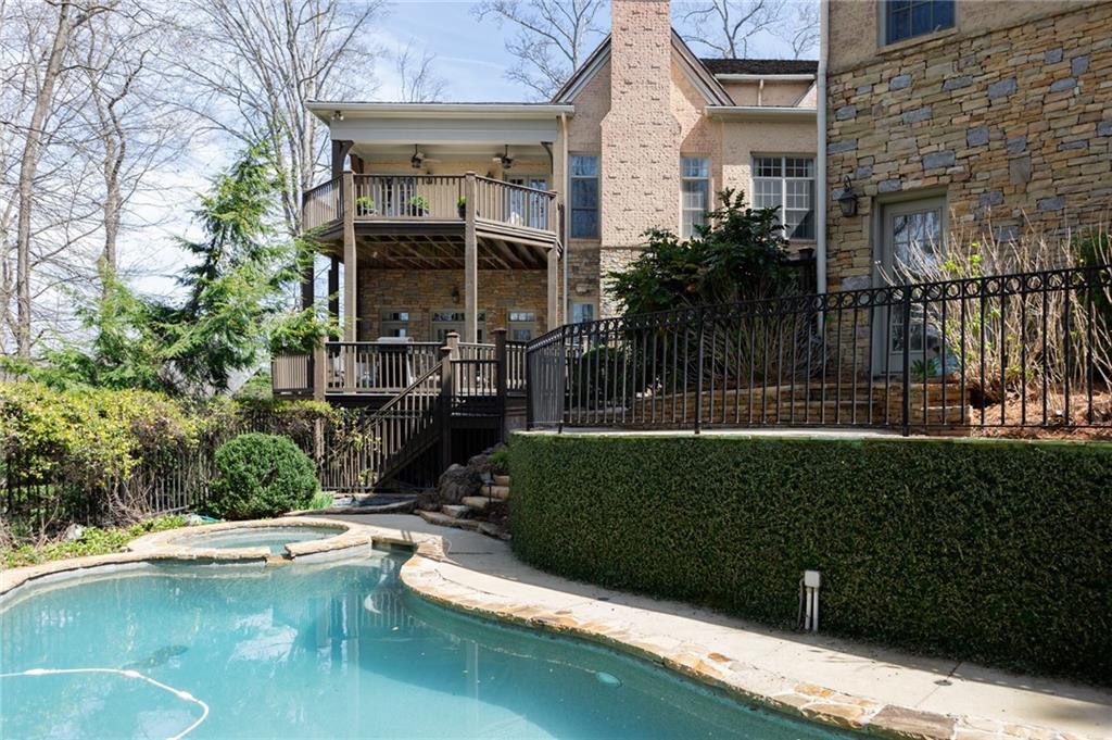 1005 Heards Ferry Road