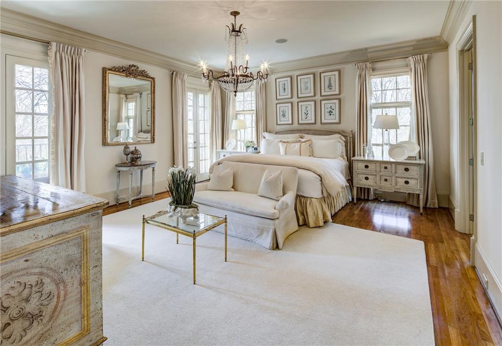 1005 Heards Ferry Road