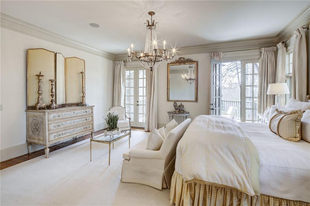 1005 Heards Ferry Road