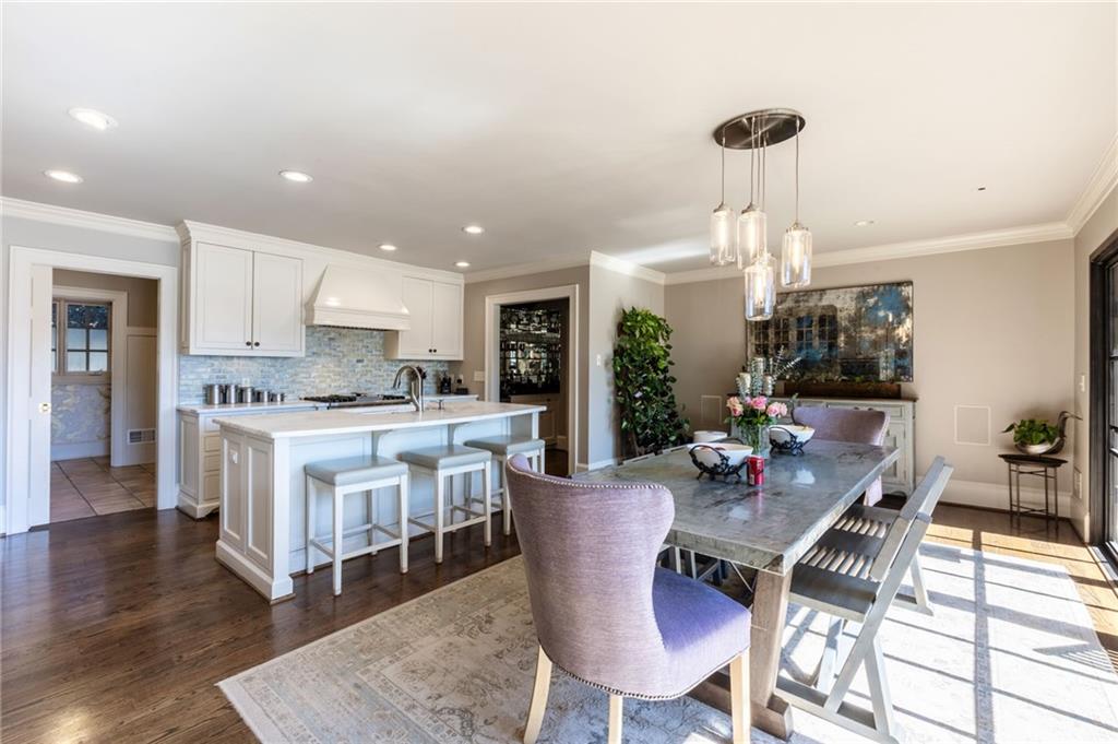 2968 Rivermeade Drive NW