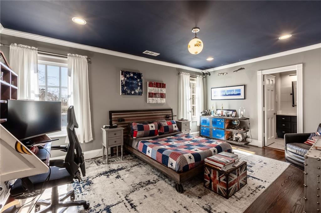 2968 Rivermeade Drive NW