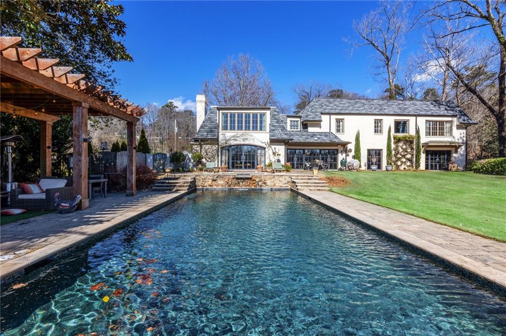 2968 Rivermeade Drive NW