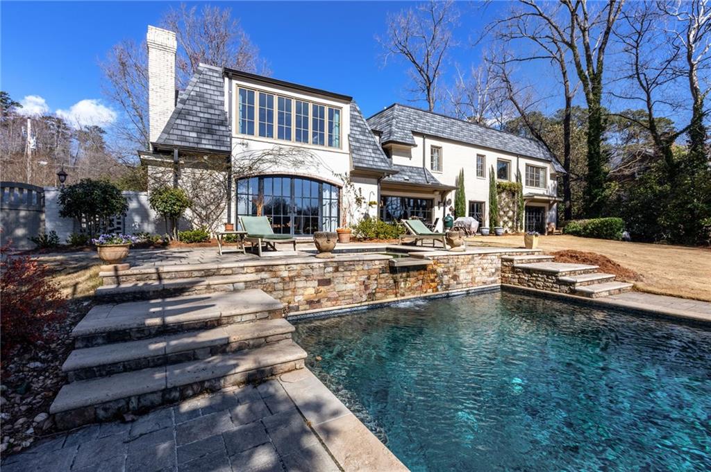 2968 Rivermeade Drive NW