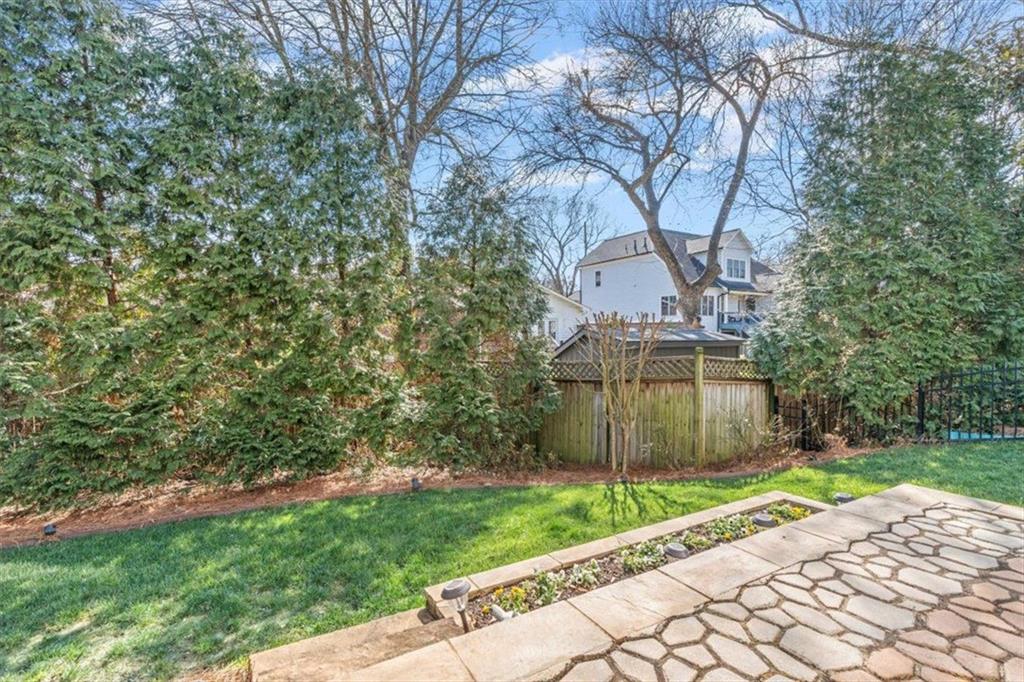 282 Avery Street NE