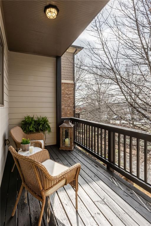 929 Canterbury Lane NE