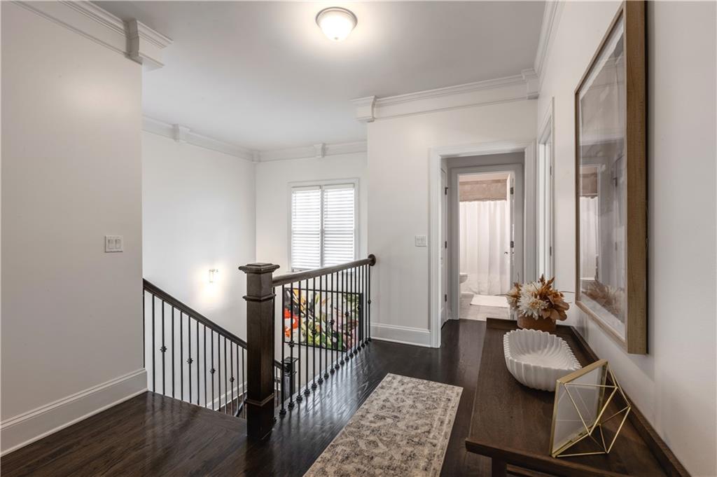 929 Canterbury Lane NE