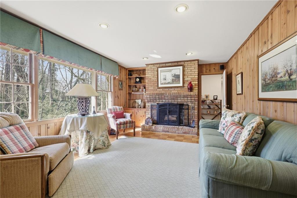 6900 Castleton Drive NW