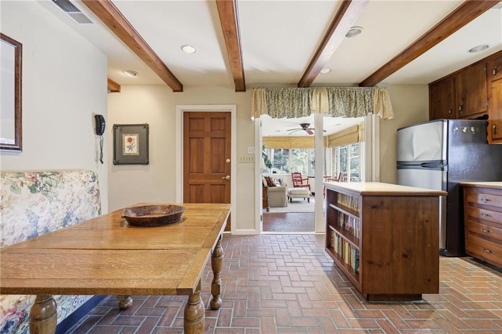 6900 Castleton Drive NW