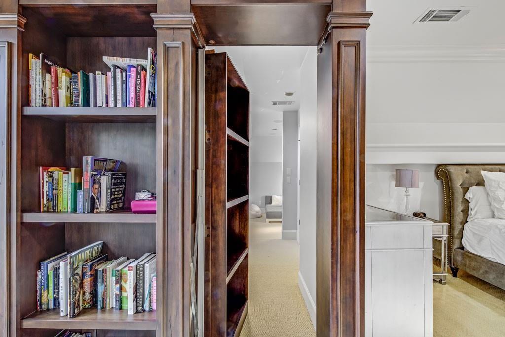 3594 Tuxedo Court