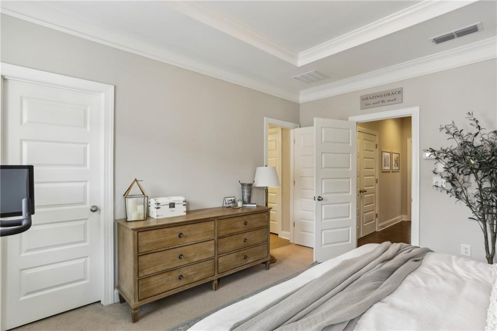 2032 Manchester Street NE