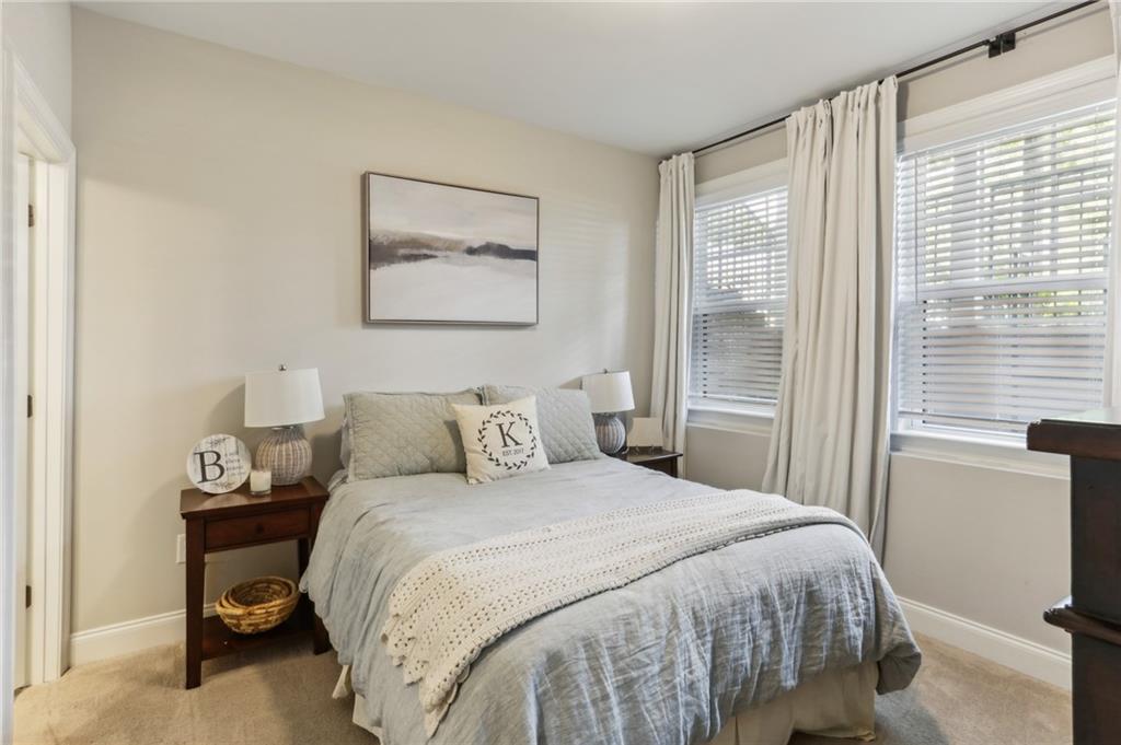 2032 Manchester Street NE