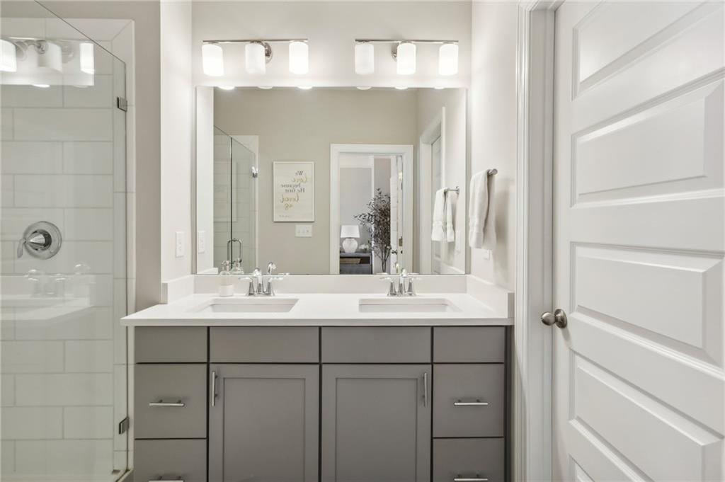 2032 Manchester Street NE